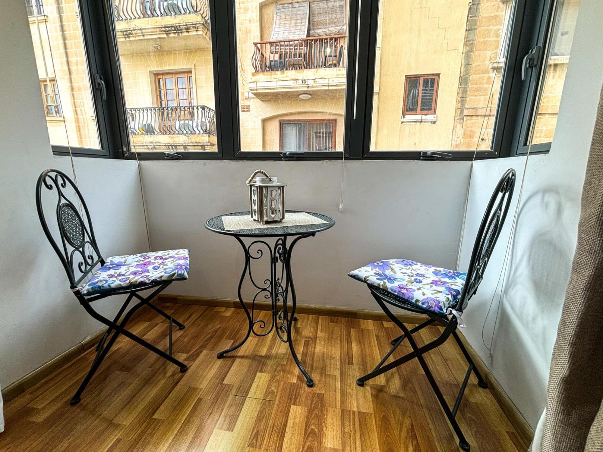 Side Sea View Apartment